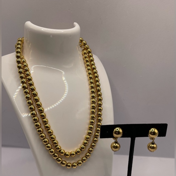 Vintage Signed MONET Gold Tone Metal Ball Beaded Necklace and Earring Set - Picture 10 of 10